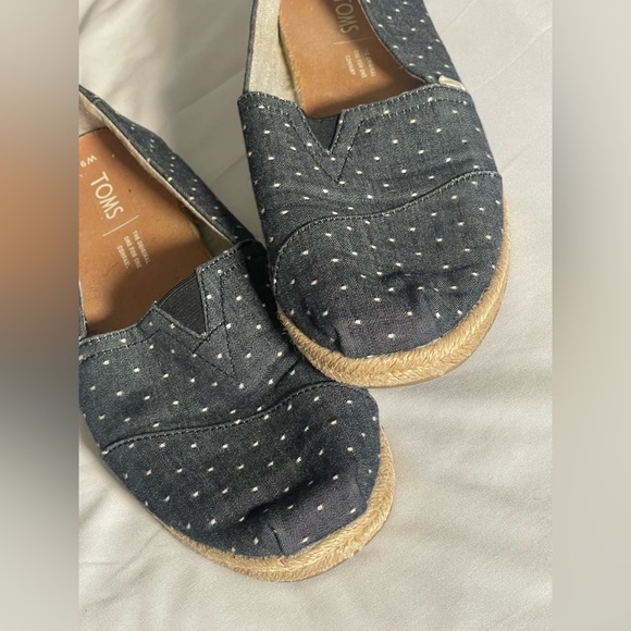 Toms Black Espadrilles Slip-On Shoes - Picture 6 of 6